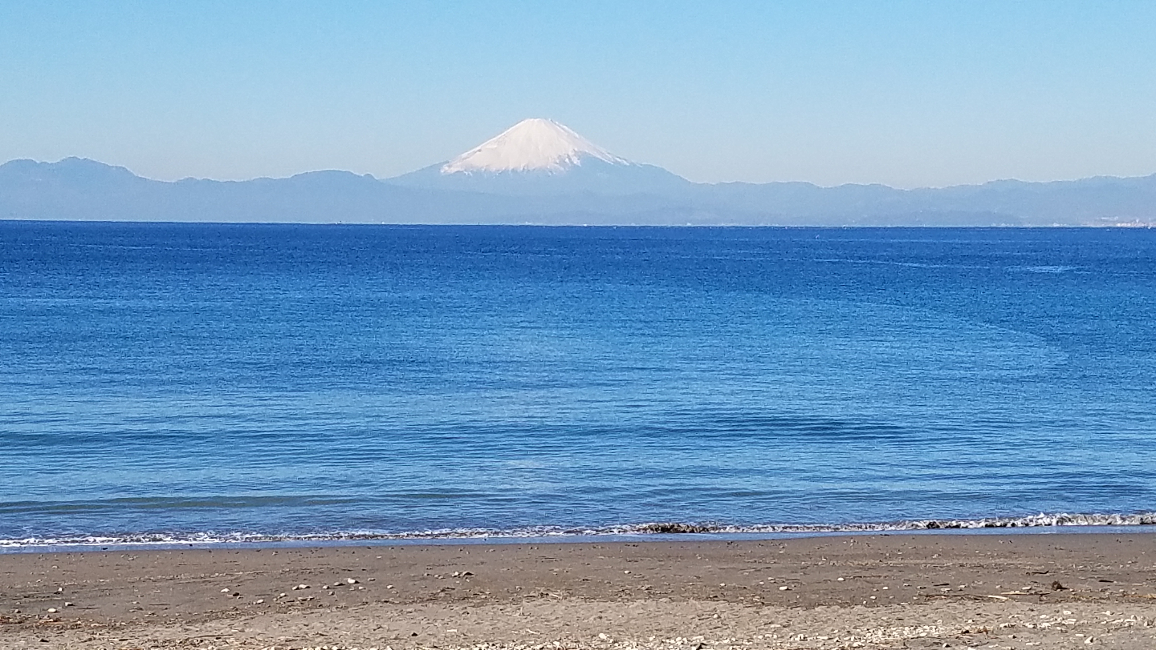 相模湾を越えて