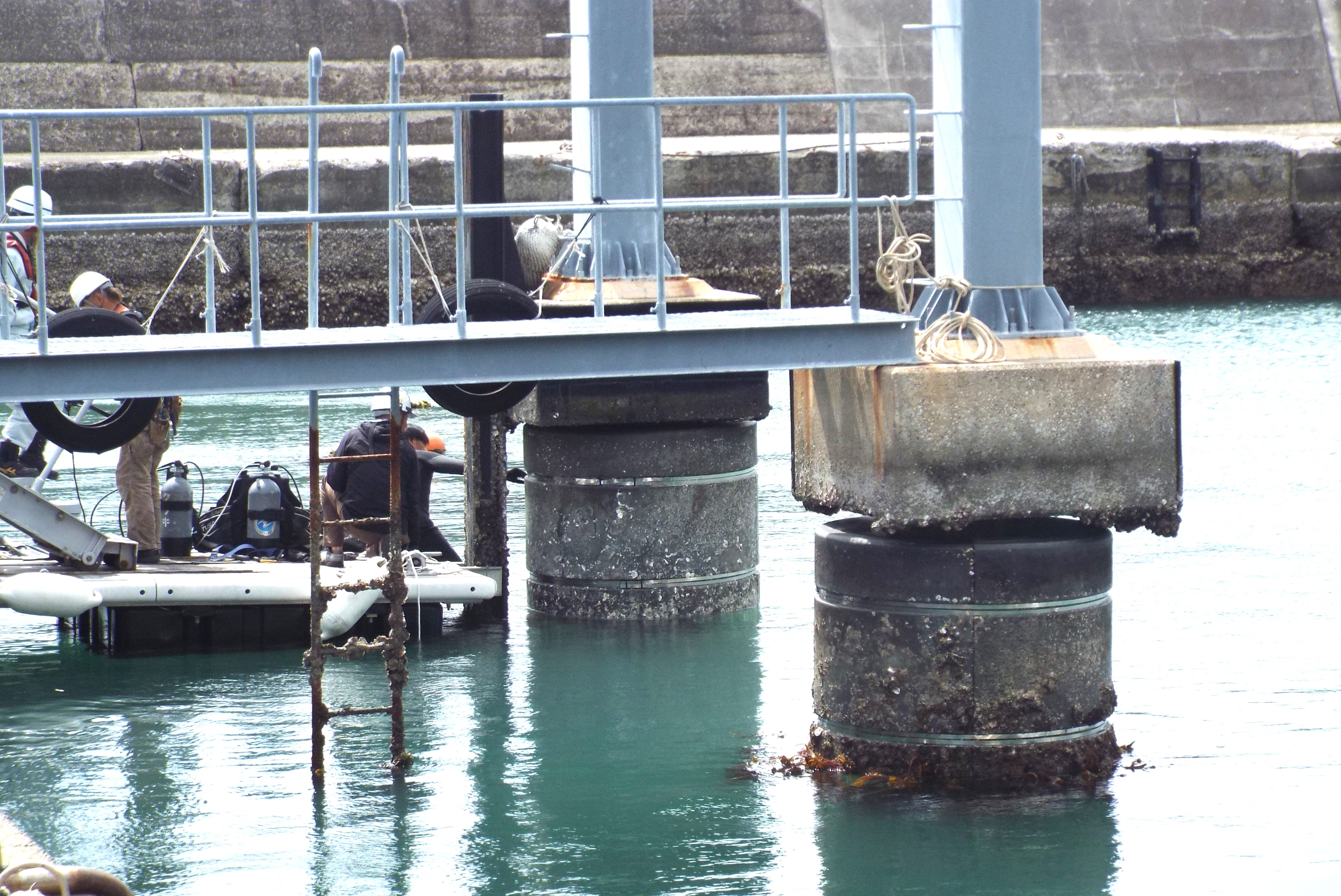 防舷フロートが付きました